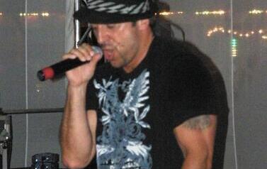 2009 (44)